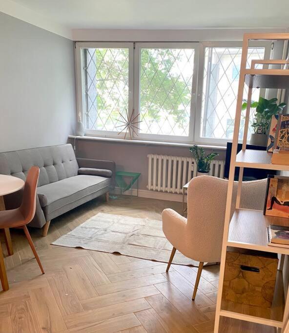 Apartment Close To Metro, 8 Minutes To Centrum And Near Airport Varsavia Esterno foto
