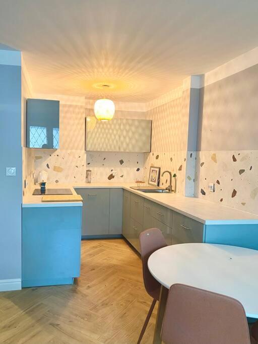 Apartment Close To Metro, 8 Minutes To Centrum And Near Airport Varsavia Esterno foto