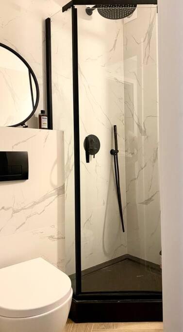 Apartment Close To Metro, 8 Minutes To Centrum And Near Airport Varsavia Esterno foto